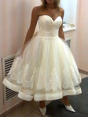 Ball Gown Applique Sweetheart Tulle Sleeveless Tea-Length Wedding Dresses