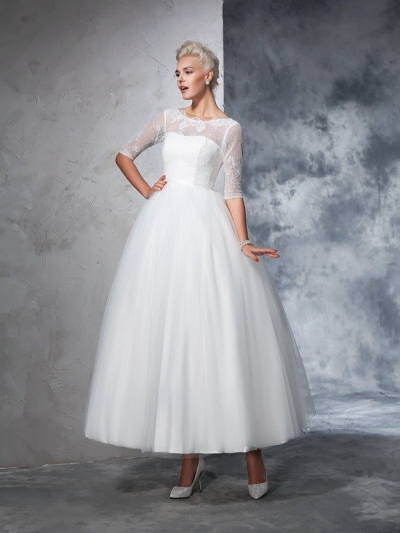 Ball Gown Bateau Lace 1/2 Sleeves Long Net Wedding Dresses [60646]