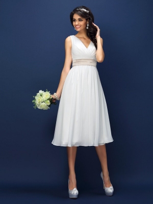 A-Line/Princess V-neck Pleats Sleeveless Short Chiffon Bridesmaid Dresses