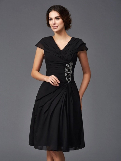 A-Line/Princess V-neck Beading Sleeveless Short Chiffon Mother of the Bride Dresses [60488]