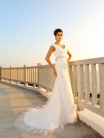 Sheath/Column V-neck Pleats Sleeveless Long Net Beach Wedding Dresses