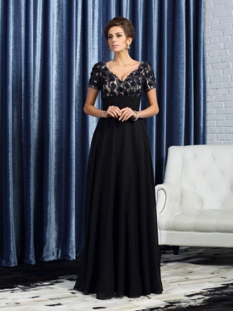 A-Line/Princess V-neck Short Sleeves Long Chiffon Mother of the Bride Dresses