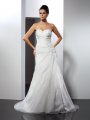 A-Line/Princess Sweetheart Applique Sleeveless Long Organza Wedding Dresses