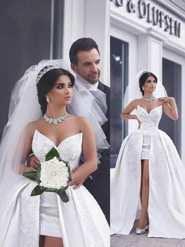 Ball Gown Beading Satin Sleeveless Chapel Train Sweetheart Wedding Dresses