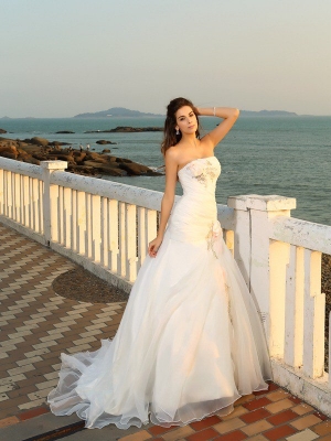 Ball Gown Strapless Hand-Made Flower Sleeveless Long Satin Beach Wedding Dresses