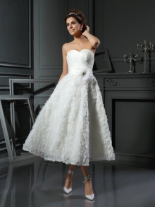 A-Line/Princess Sweetheart Bowknot Sleeveless Short Satin Wedding Dresses