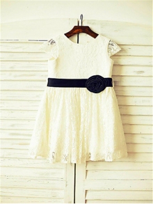 A-line/Princess Scoop Short Sleeves Hand-made Flower Tea-Length Lace Flower Girl Dresses