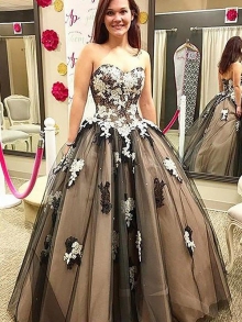 Ball Gown Sleeveless Sweetheart Applique Floor-Length Tulle Dresses