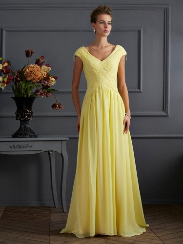 A-Line/Princess V-neck Short Sleeves Pleats Long Chiffon Dresses