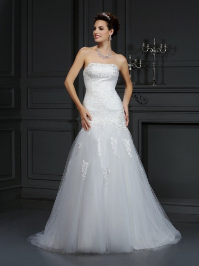 Sheath/Column Strapless Lace Sleeveless Long Satin Wedding Dresses [50217]